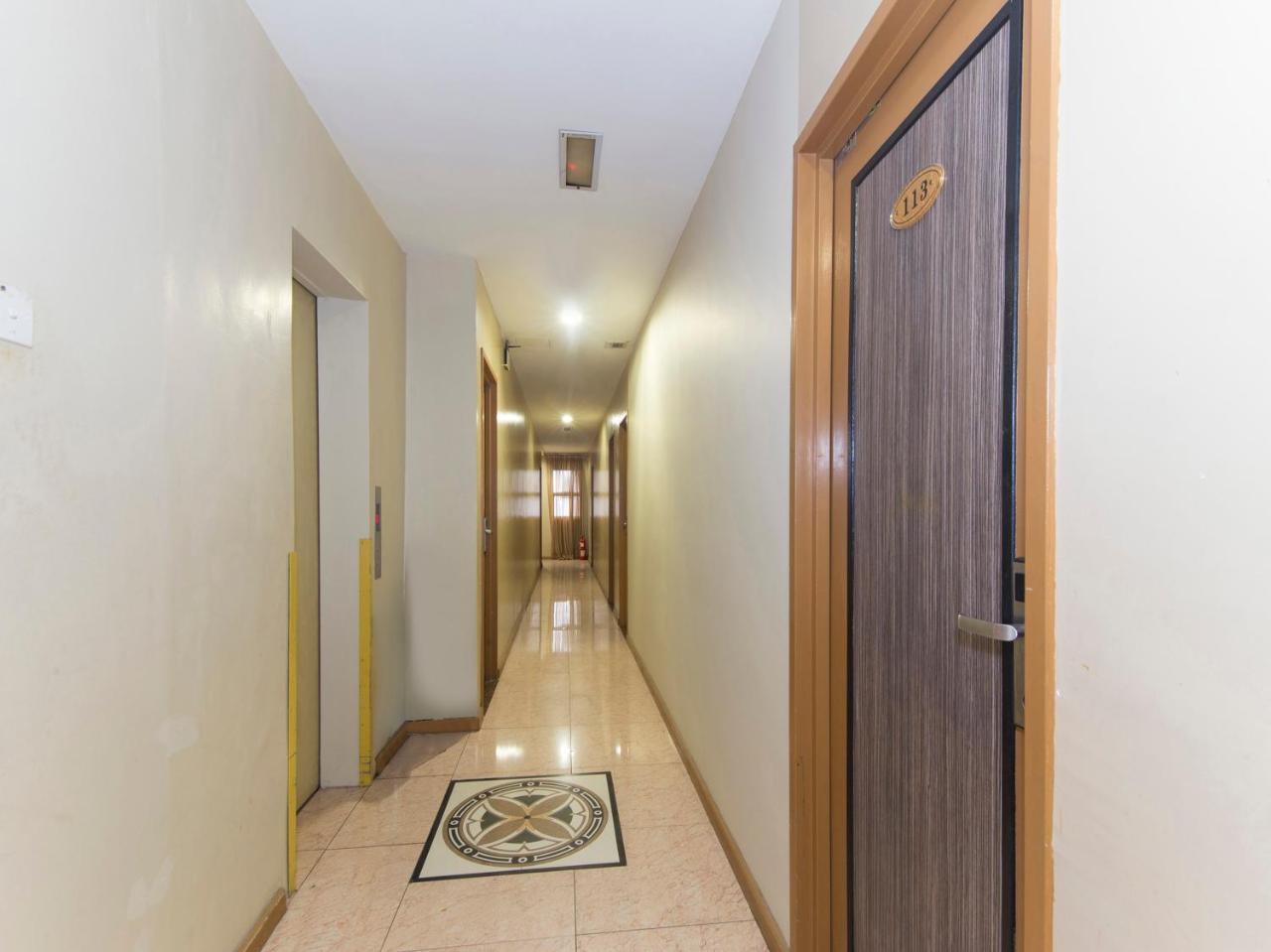 Oyo 422 Hotel Reno 쿠알라룸푸르 외부 사진