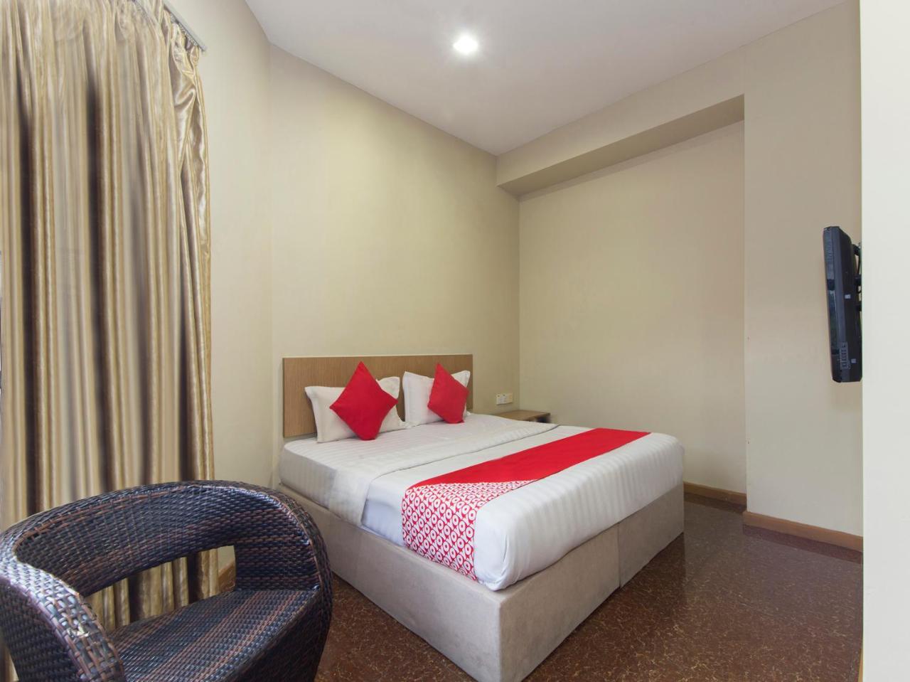 Oyo 422 Hotel Reno 쿠알라룸푸르 외부 사진